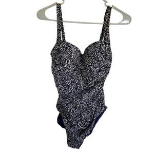 Niptuck Bond-Eye Australia One Piece Swimsuit Muti-fit Cup 8